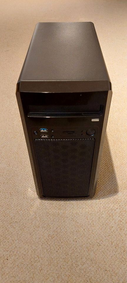 Computer PC - AMD 3,5GHz 4GB SSD DVD-LW - Windows 10 Pro in Freden