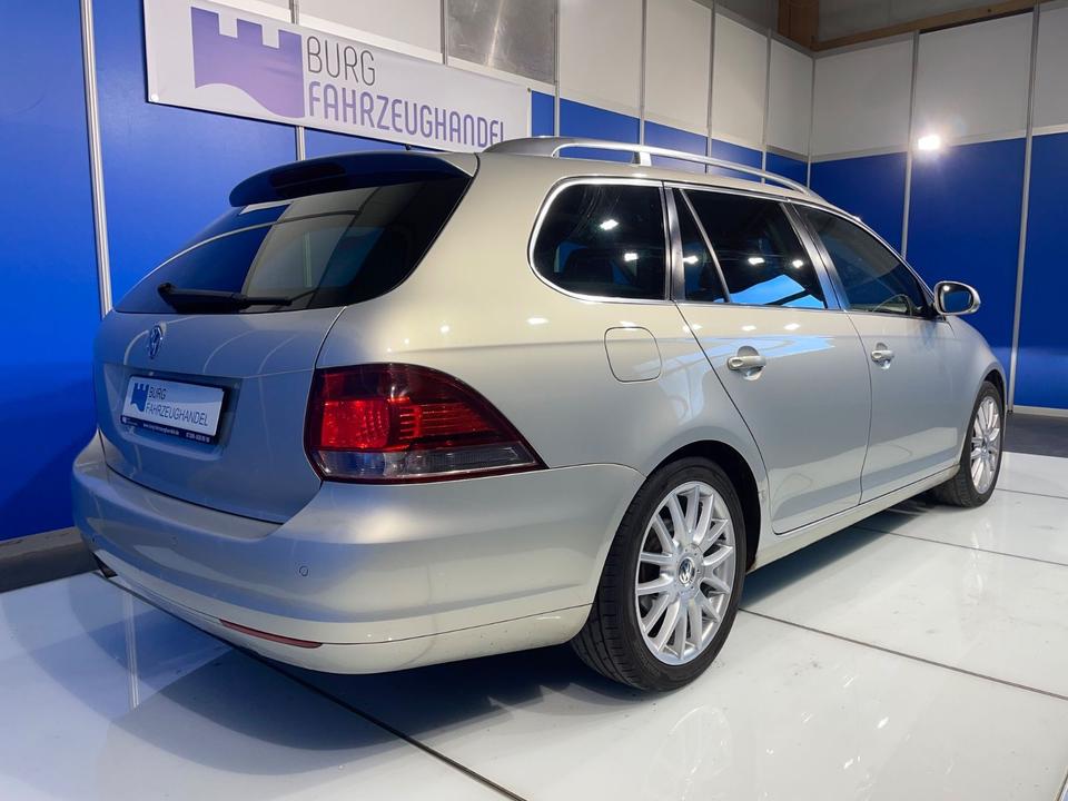 Volkswagen Golf VI Variant Highline 1.Hand *Bi-Xen*AHK*Pano in Nersingen