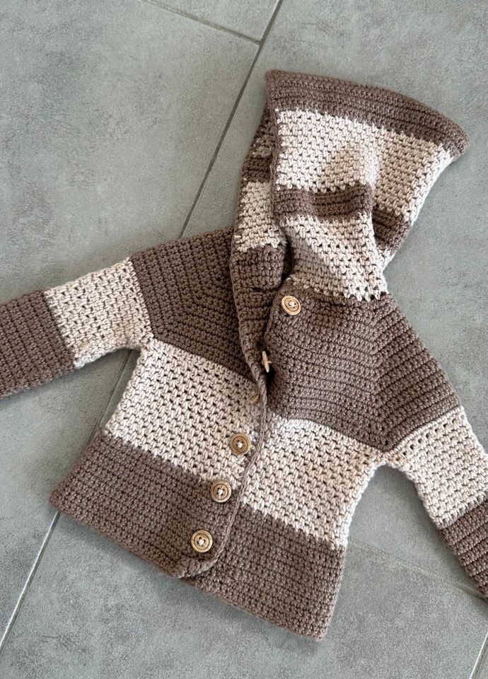 Baby Strickjacke in Lüdenscheid