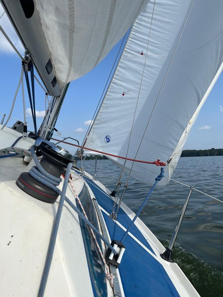 Segelbereite Jantar 21 mit Trailer und Yamaha AB in Tauche