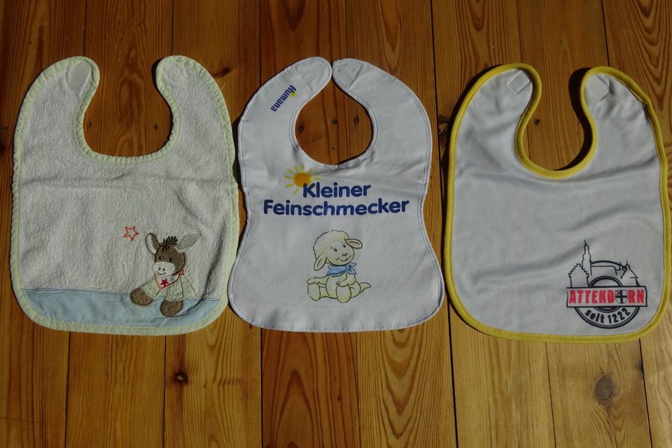 7 Lätzchen Baby Latz mit Klett, Druckknopf z.B. von Sterntaler in Altenkirchen