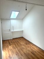 2 Zimmerwohnung KDB 71qm Krefeld-Uerdingen 550€ Kaltmiete Nordrhein-Westfalen - Krefeld Vorschau