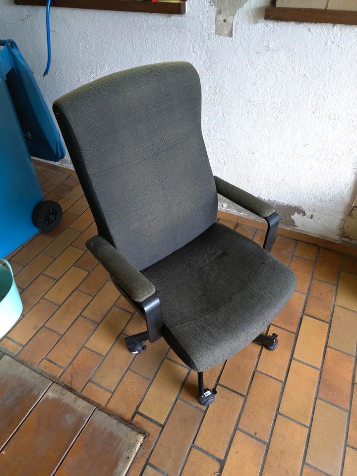 Schreibtisch Stuhl in Ostrach