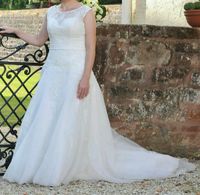 Brautkleid/Hochzeitskleid mit Spitze Größe 36/38 Farbe Ivory Duisburg - Rheinhausen Vorschau