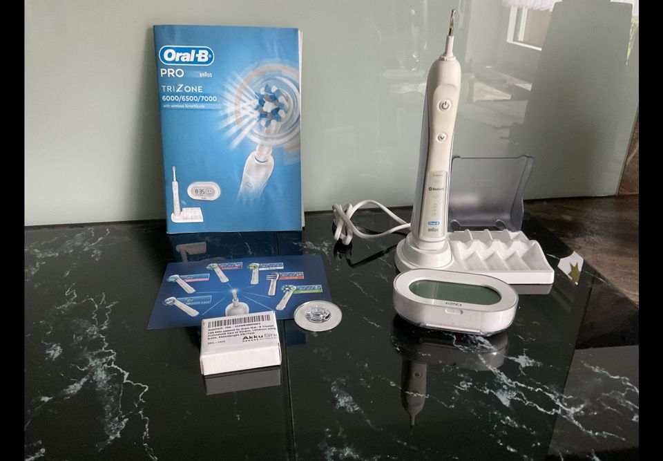 Elektrische Zahnbürste, Oral-B Trizone 6000/6500 , für Bastler in Essen