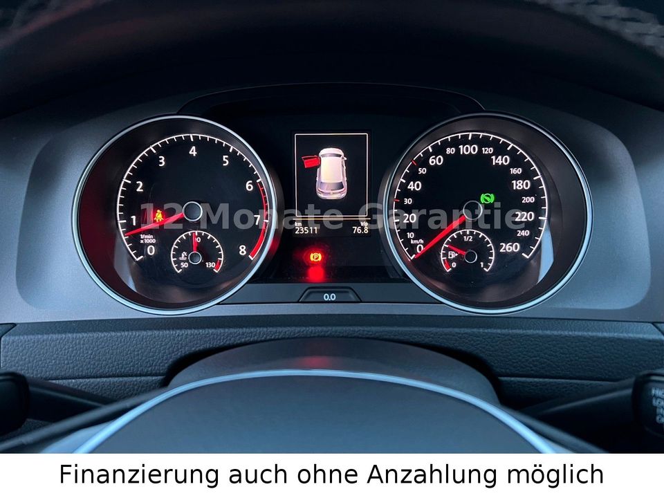 Volkswagen Golf VII Lim. Lounge BMT 1 Hand Automatik 23.511 in Stuttgart