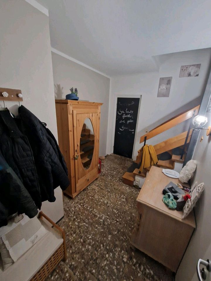 7 Raum Wohnung mit eigenen Eingang und Garage zu vermieten. in Schlema