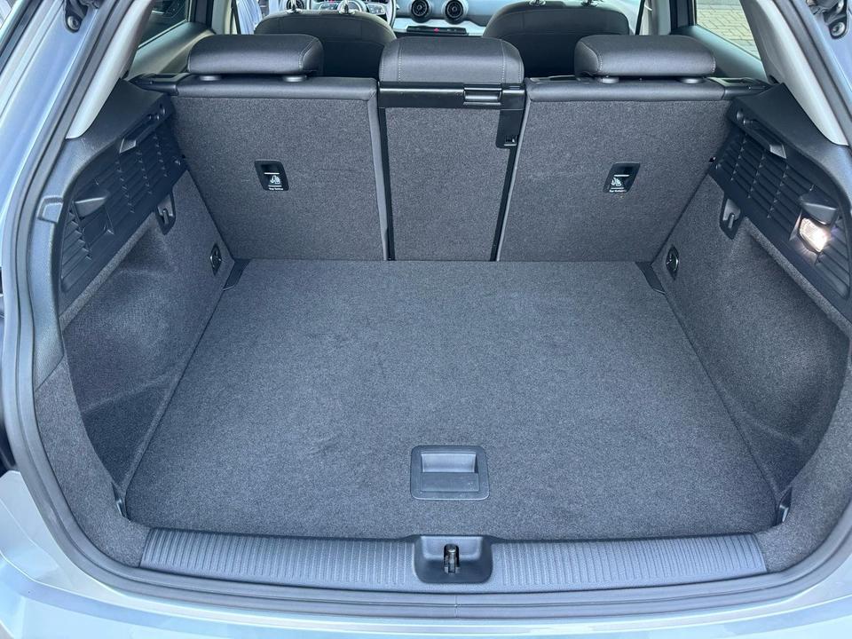 Audi Q2 mit Apple CarPlay, Navi, Sitzheizung, Klimaautomatik, ACC in Lindlar