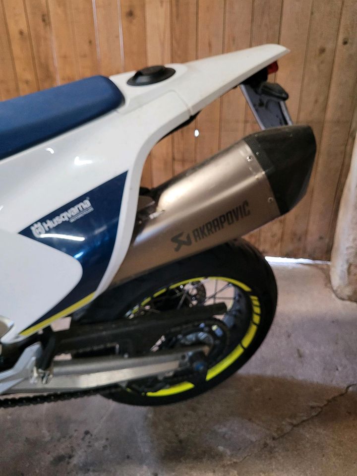 Husqvarna 701 Supermoto in Georgensgmünd