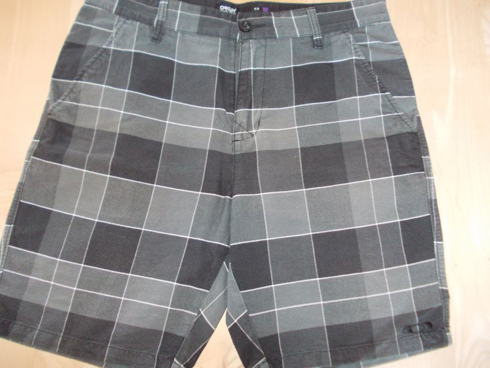 OAKLEY / VANS- Shorts -Herren  Gr.34 in Frensdorf