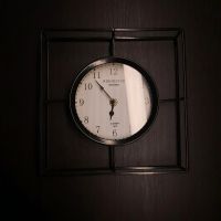 Wanduhr Uhr modern minimalistisch metall schwarz Nordrhein-Westfalen - Hilden Vorschau