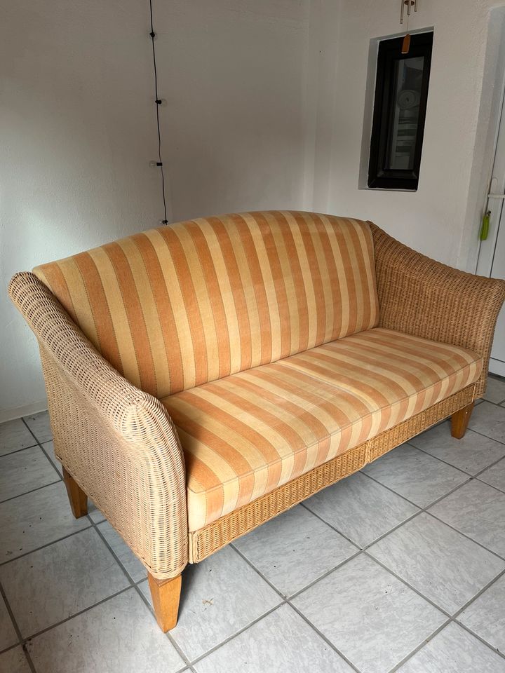 Rattan Couch / Sofa / 2-Sitzer in Kalkar