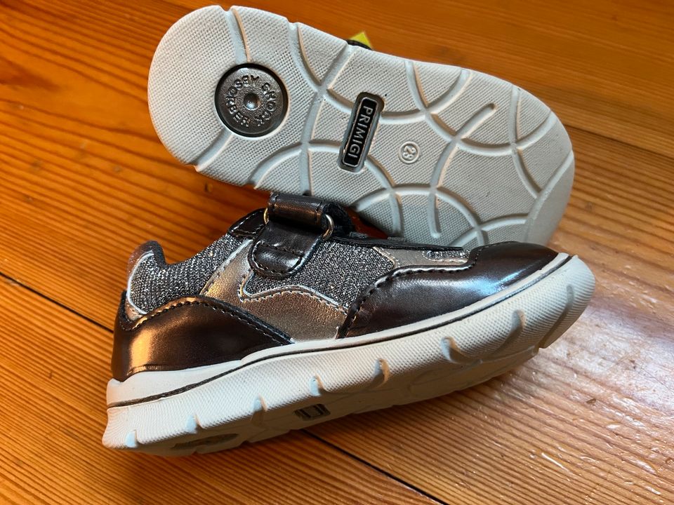 Primigi Schuhe Premium Sneaker für den Frühling Gr 23 NEU in Berlin