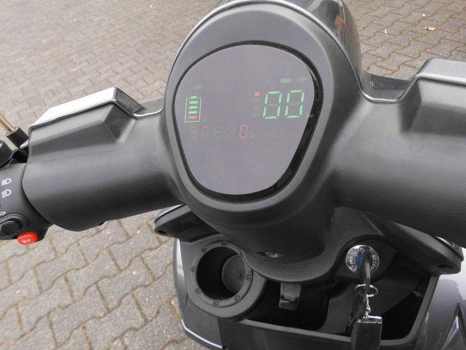 Elektromobil E-Scooter Roadmaster Lithium Akkus herausnehmbar in Schüttorf