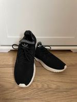 Adidas Sneaker Slip on schwarz weiß 41 1/3 Nordrhein-Westfalen - Lindlar Vorschau