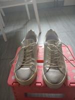 schönen Turnschuh Sachsen-Anhalt - Gräfenhainichen Vorschau