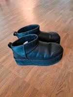 UGG Plateau Boots Glattleder Gr. 39/40 Bielefeld - Bielefeld (Innenstadt) Vorschau