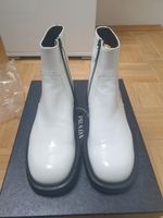 PRADA Stiefelette, RV, Weiß, Lackleder, Gr. 7 UK (41 EU), NEU! München - Allach-Untermenzing Vorschau