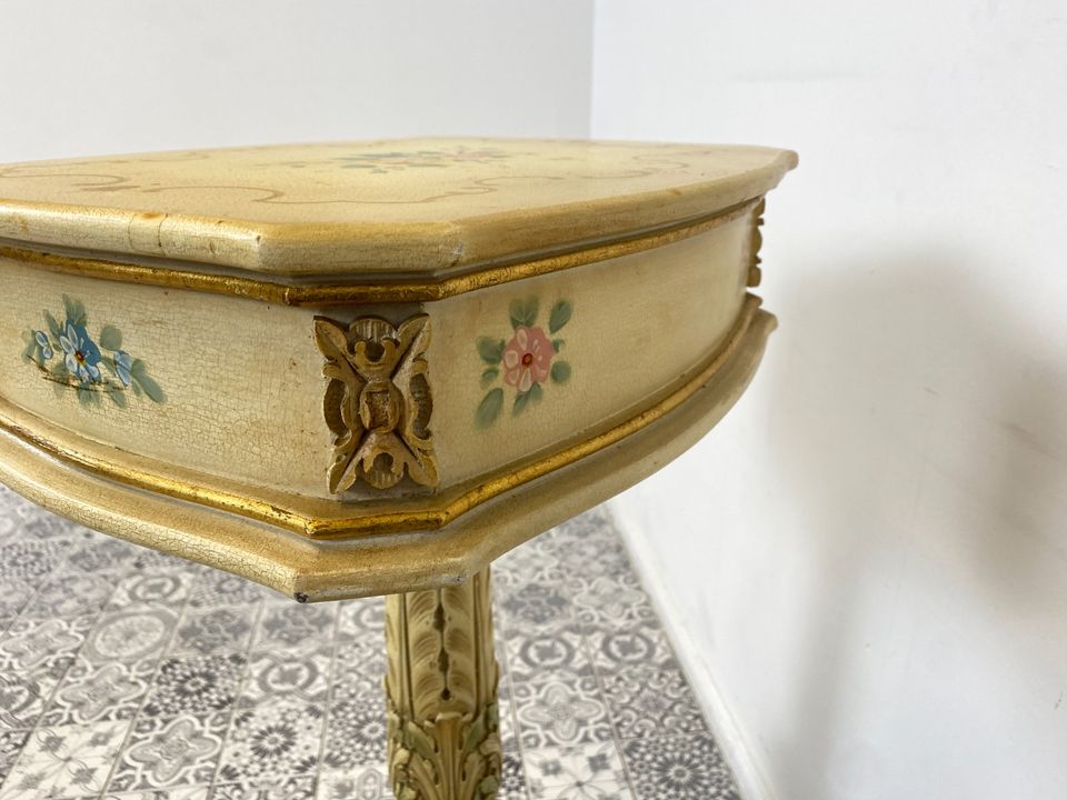 WMK Pompöser handbemalter Vintage Säulentisch im florentinischem Stil hübsch patiniert und reichverziert, mit Schublade # Beistelltisch Ablage Säule Blumenständer Barock Rokoko im Stile Casa in Berlin