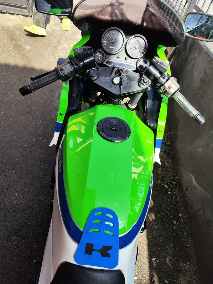 Kawasaki GPZ 750 r GPZ 900r  grün in Marpingen