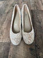 Exklusive Braut Schuhe Vintage Wedges Gr 40 wie neu Niedersachsen - Emden Vorschau