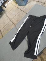 JOGGINGANZUG JOGGINGHOSE LEGGINS HOSE SHORTS SPORT NEU S 36 Niedersachsen - Tarmstedt Vorschau