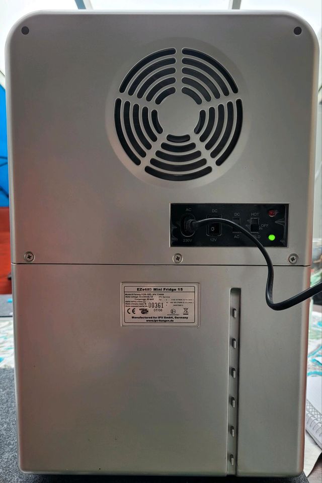Mini Kühlschrank 12+220 Volt in Bexbach