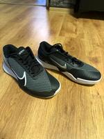 Nike Tennisschuh Halle Größe 45 Hessen - Runkel Vorschau