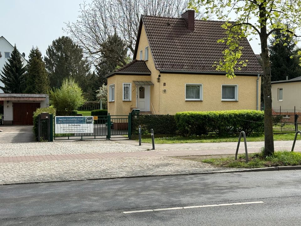 Charmantes Einfamilienhaus auf großem Grundstück in Karow in Berlin