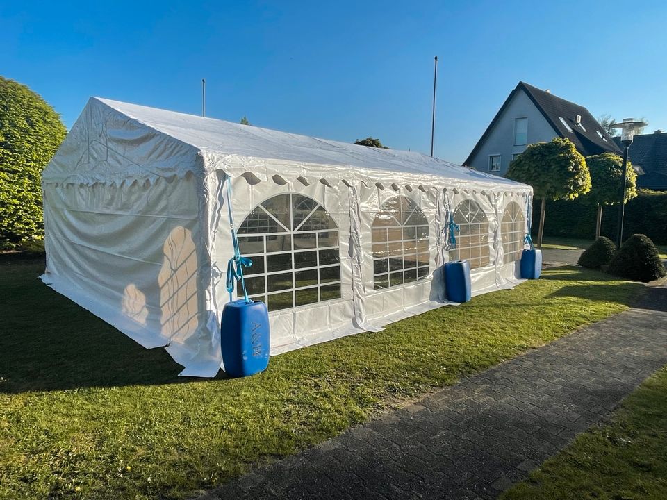 Partyzelt Hochzeitszelt Zeltboden Bankettstuhl Bierzeltgarnitur in Löhne