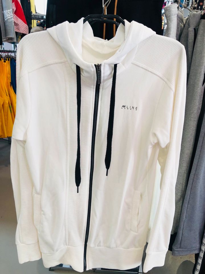 Sweatjacke von NEBBIA Neu in Stuttgart