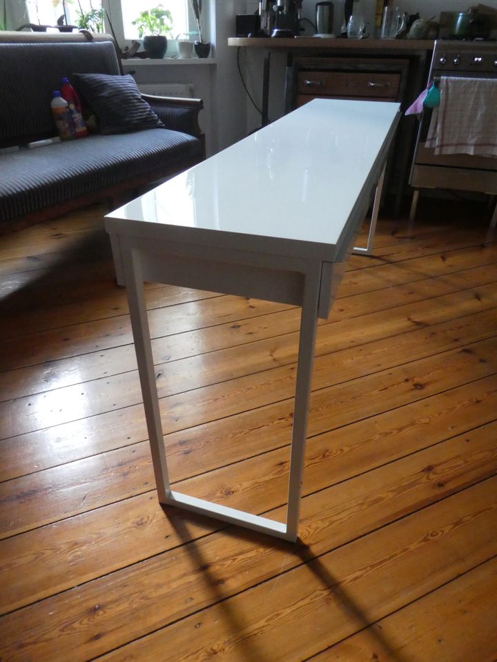 Schöner Schreibtisch, 180cm breit, weiss in Berlin