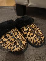 UGG Hausschuhe Scuffette – Größe 38 – Leopard Print Niedersachsen - Seevetal Vorschau
