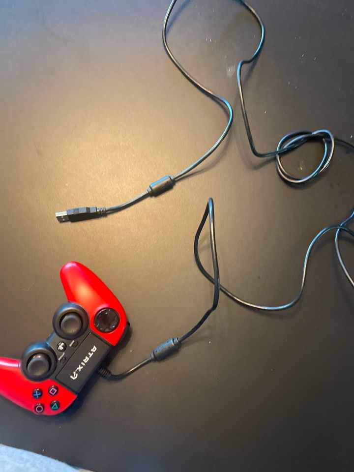 Ps4 controller red mit kabel in Kempten