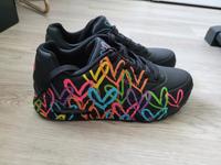 Skechers, schwarz mit bunten Herzen Thüringen - Gotha Vorschau