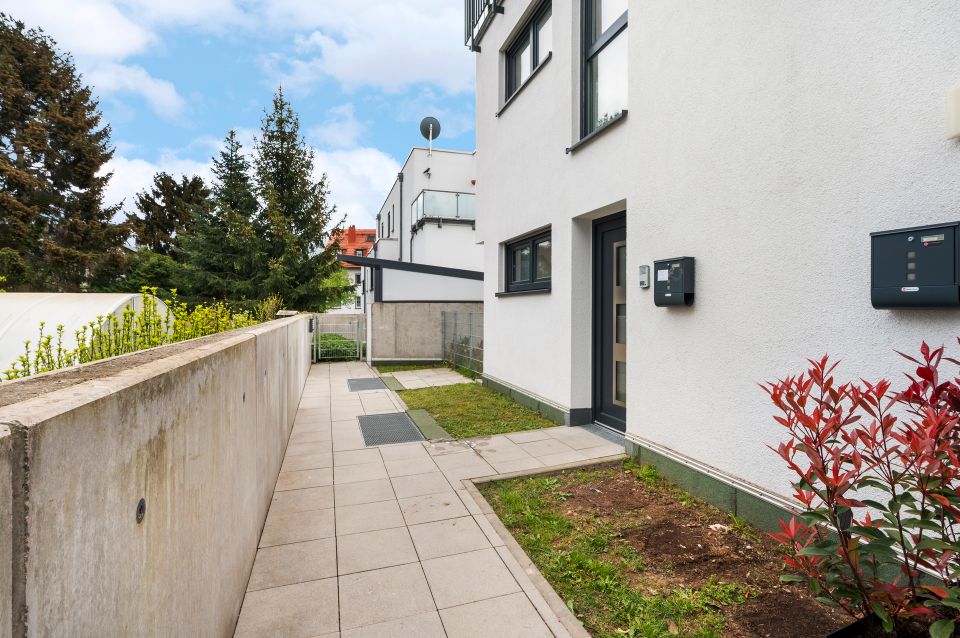 Modernes Stadtleben: Ihr neues Zuhause in einem eleganten Neubau-Townhouse in Frankfurt am Main