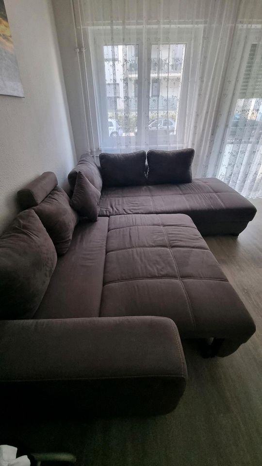 Couch - L Sofa mit Schlaf funktion in Pforzheim