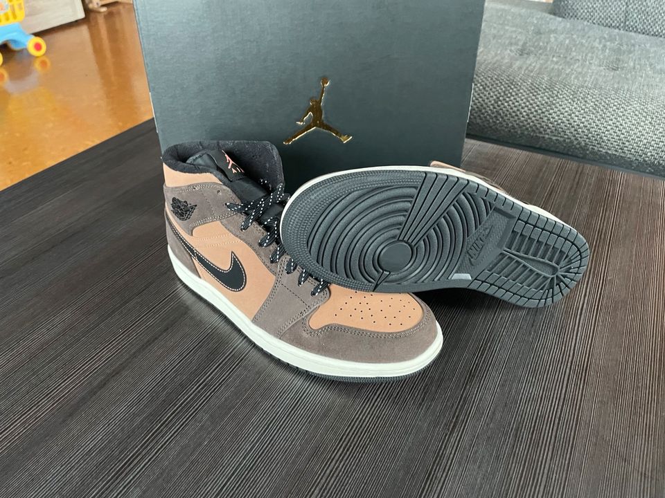 Nike Jordan 1 MID SE Dark Chocolate Größe 44 in Altertheim