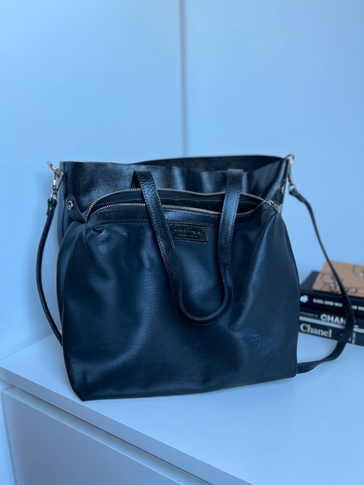 Handtasche Leder schwarz Totebag in Köln