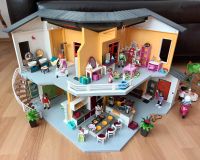 Playmobil: modernes Wohnhaus mit Einrichtung und viel Zubehör Nordrhein-Westfalen - Siegburg Vorschau