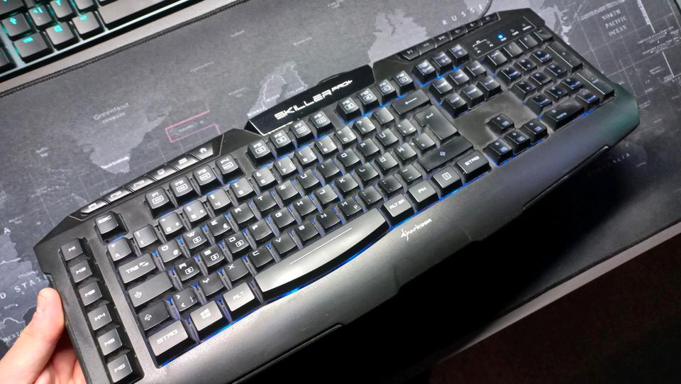 Tastatur beleuchtet sharkoon programmierbar in Schipkau