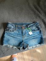Low waist Jeansshorts mit glitzersteinen  -einmal getragen Schleswig-Holstein - Neumünster Vorschau