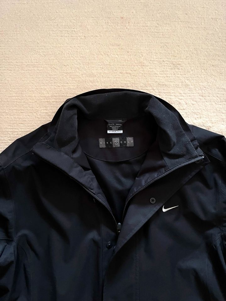 Nike Golf Storm Fit Jacke in München