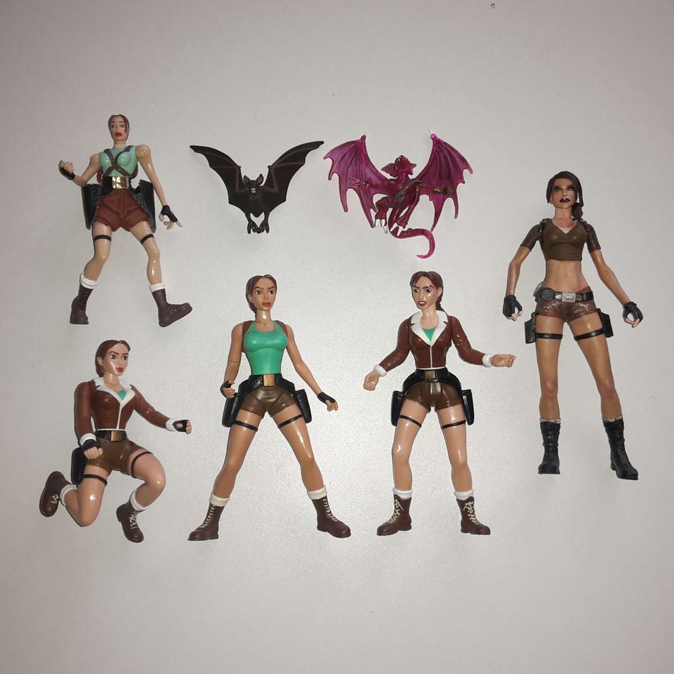 Tomb Raider Action Figuren Lara Croft - ToyBiz Playmates Neca in St. Ingbert