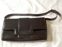 Clutch schwarz von L.Credi, Henkel abnehmbar, Lack-Kunstleder Bayern - Tittling Vorschau