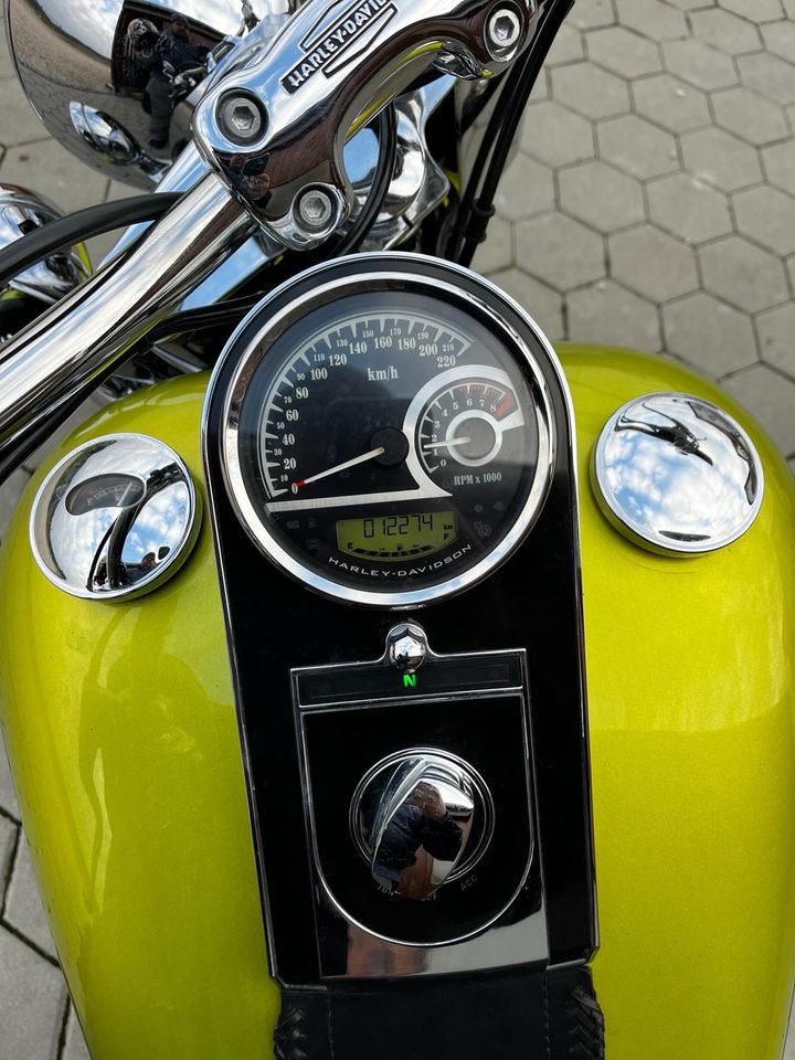 Harley Davidson Deluxe in Ehekirchen