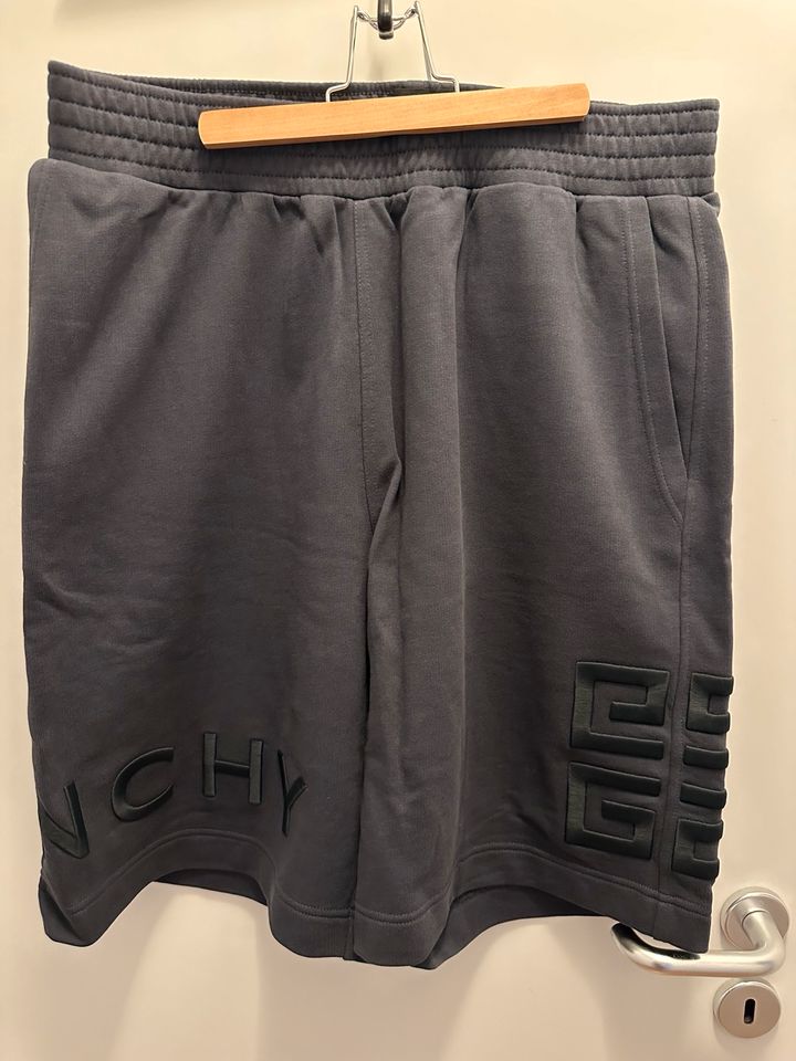 GIVENCHY 4G Bermudas Shorts fleece schwarz XL Paris in Hilden