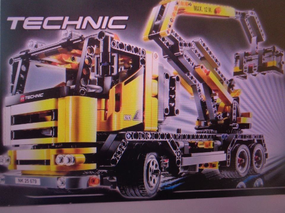 Lego Technic, Truck mit Hebebühne Nr. 8292, von 2008 in Usingen