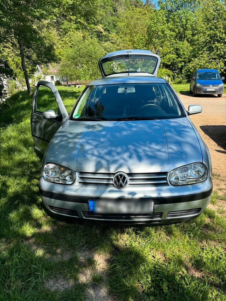 Verkauft wird ein VW Golf in Mannheim