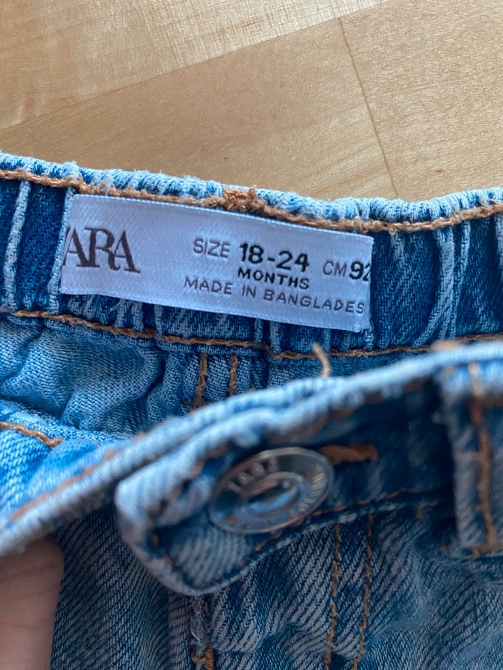 Jeansshort blau - ZARA gr 92 in Ebersberg